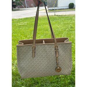 Michael Kors (14x10) Tan Cream Medium Jet Setter Tote Bag